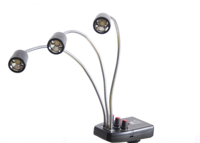 Falcon Eyes Lampe Macro LED DV-3B sur Batterie